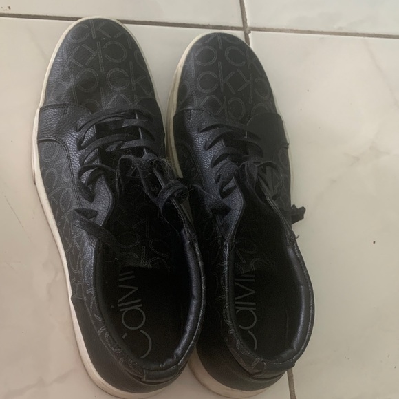 Calvin Klein Black Patterned Sneakers for Men - Picture 1 of 2